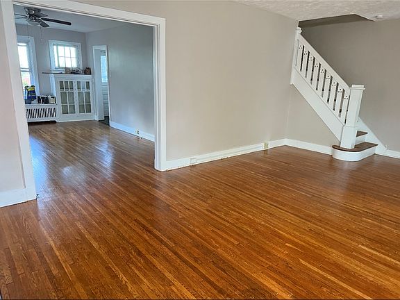 2nd image of 2825 Espy Ave