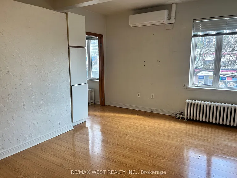 4902 Dundas St W #1 — Photo 8