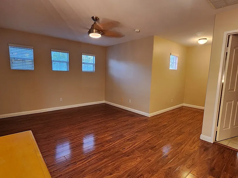 1167 Dalgety St — Photo 35