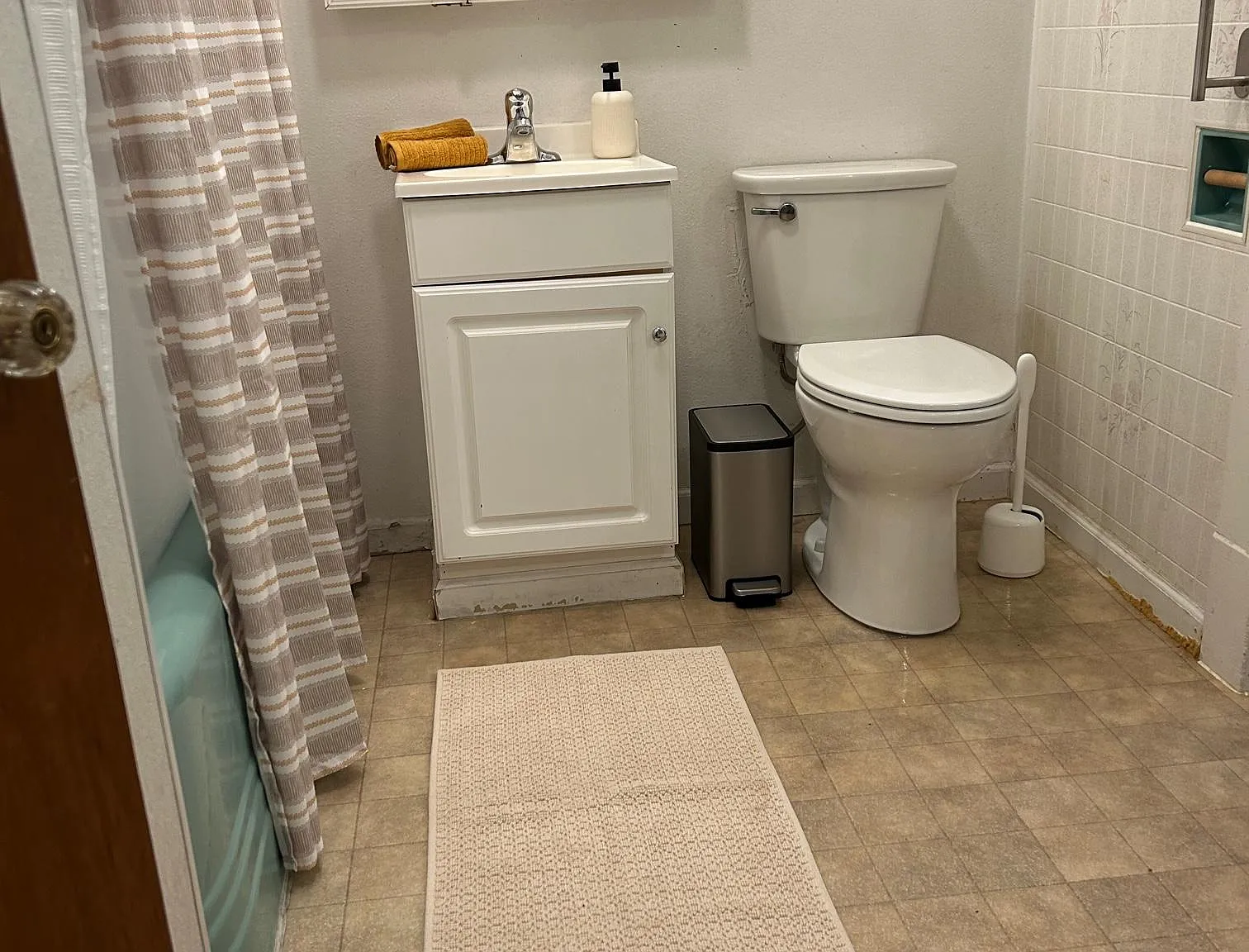 2 bed, 2252 sqft, $1,995 — Photo 4
