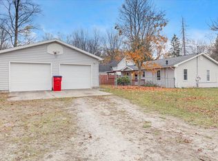 202 S Clay St, Newaygo, MI 49337