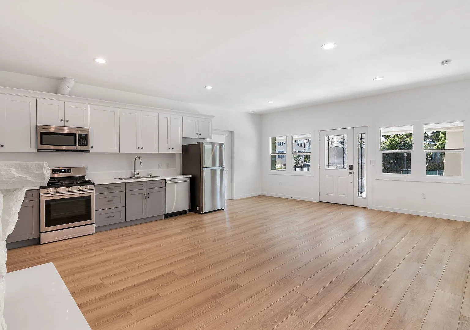 Large 3bed2bath Apartment Near USC! — Photo 4