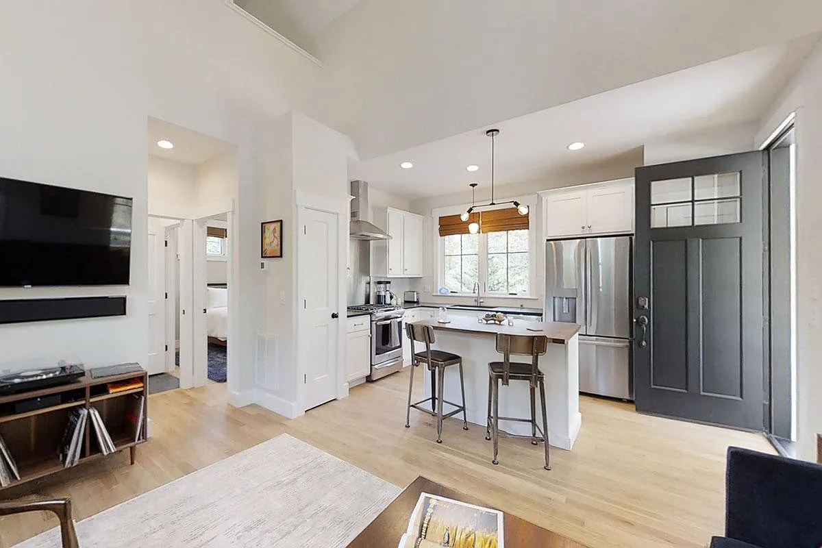1 bed, 886 sqft, $2,800 — Photo 4