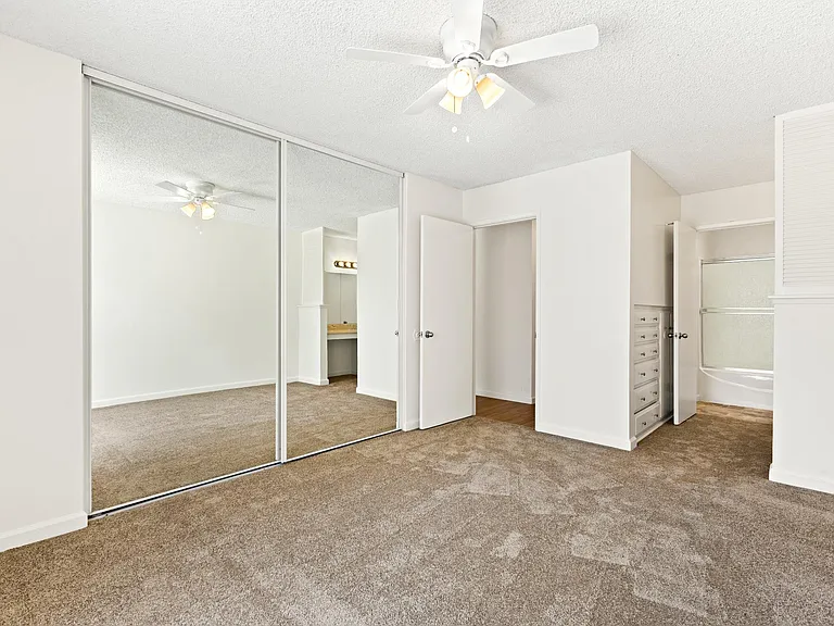 Lake Murray Villa Apartments — Photo 8