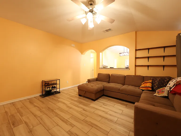4915 Lions Gate Ln — Photo 9