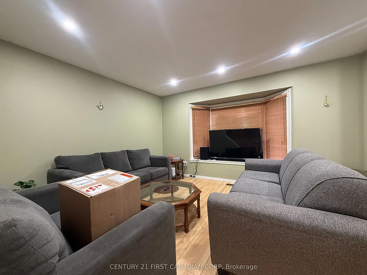 Building Photo - 9 Ailsa Pl #70