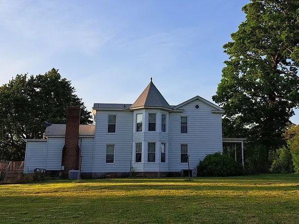 2720 Dry Creek Rd, South Hill, VA 23970