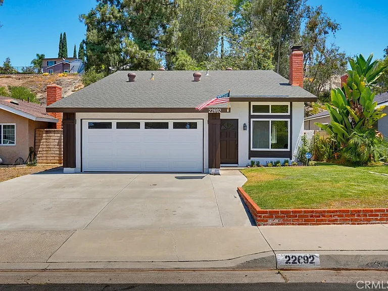 22692 Via Santa Maria — Photo 1
