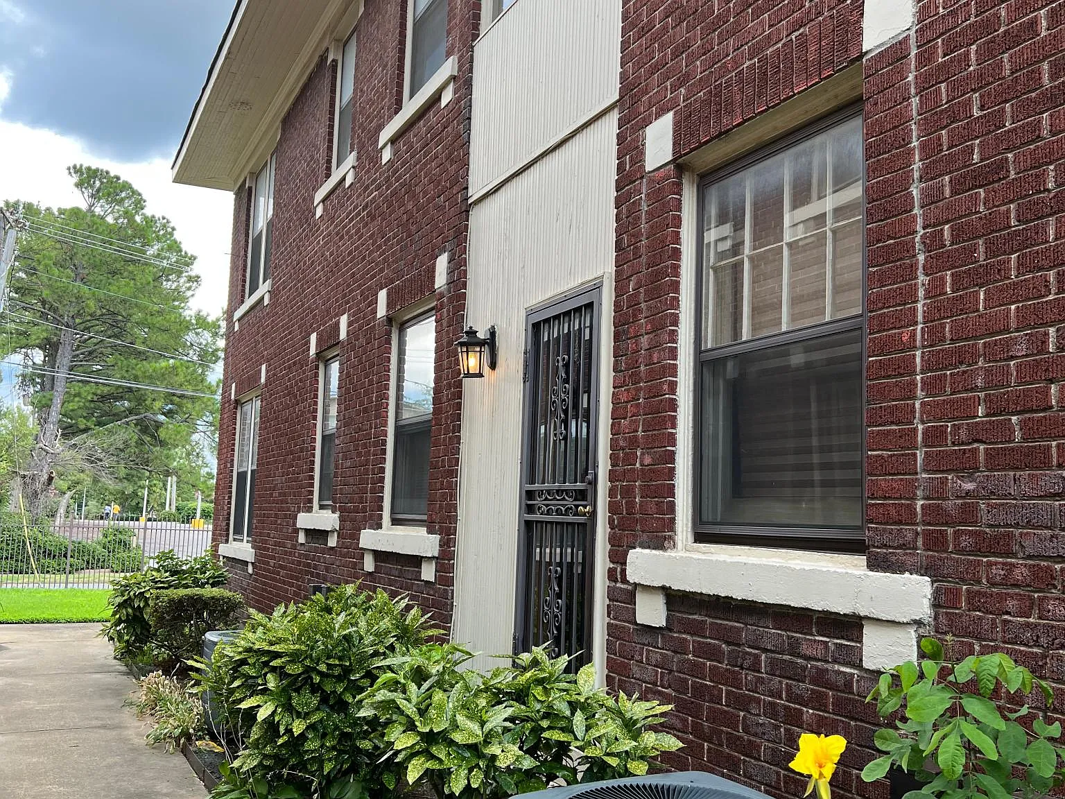 103 N Bellevue Boulevard — Photo 2