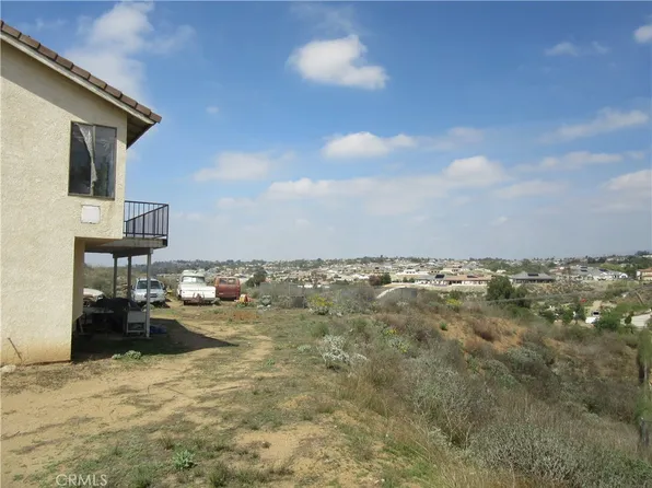 17850 Luna Ct, Riverside, CA 92504