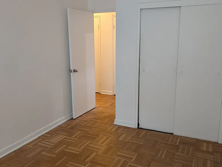 117 Cosburn Ave — Photo 3