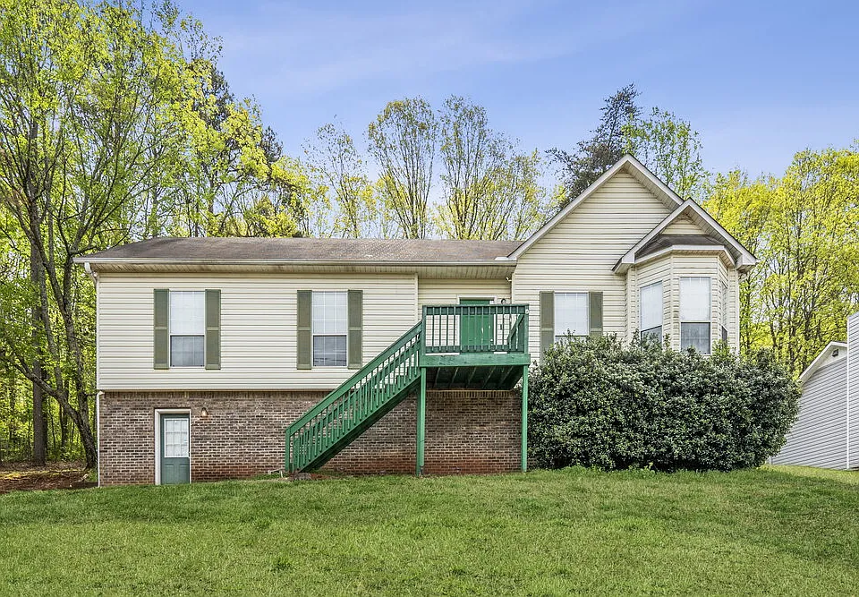 1805 Molly Ln
