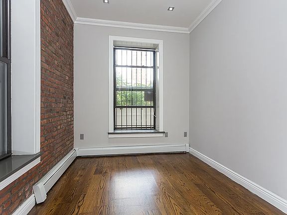 4th image of 15 W 103rd St APT 1C