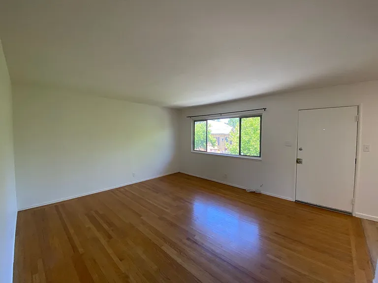 1642 Harmon St — Photo 3
