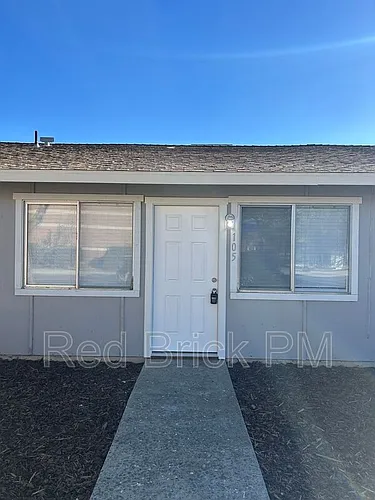 105 Kings Ave Photo 1