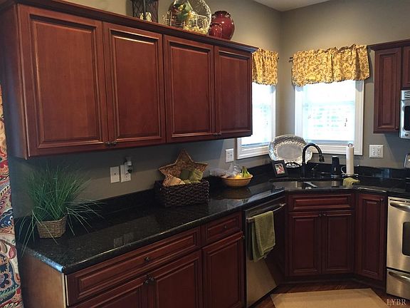 3rd image of 475 Mantle Dr