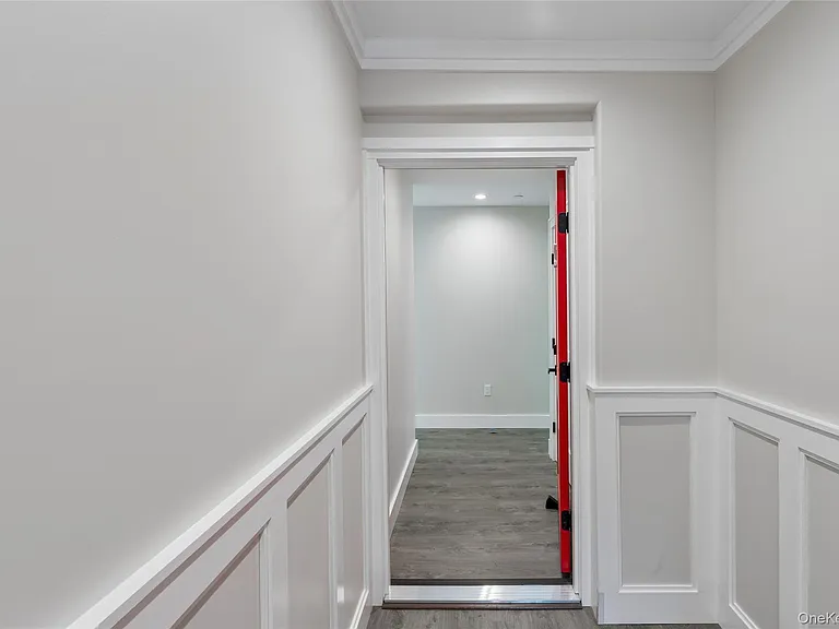 780 New York Ave #B — Photo 4