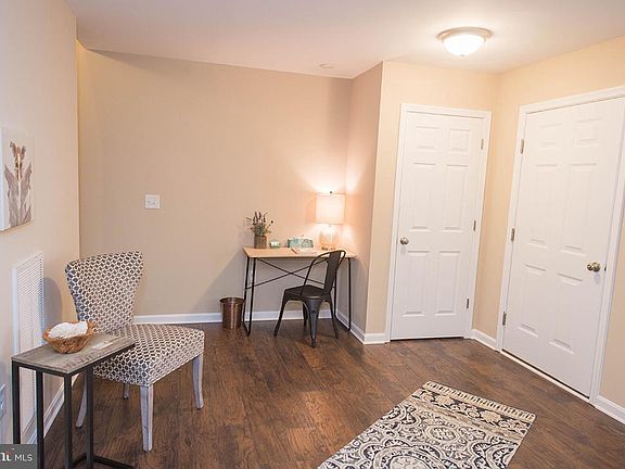 4th image of 743 Wye Oak Dr
