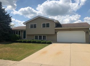 706 Plank Rd, New Lenox, IL 60451