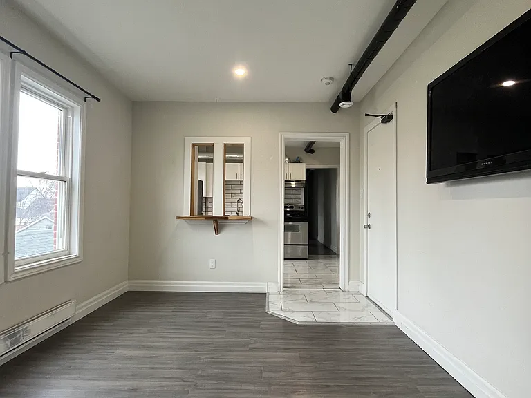 738 Windsor Ave #3 — Photo 9