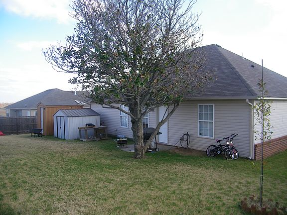 3rd image of 8015 Ridgeview St
