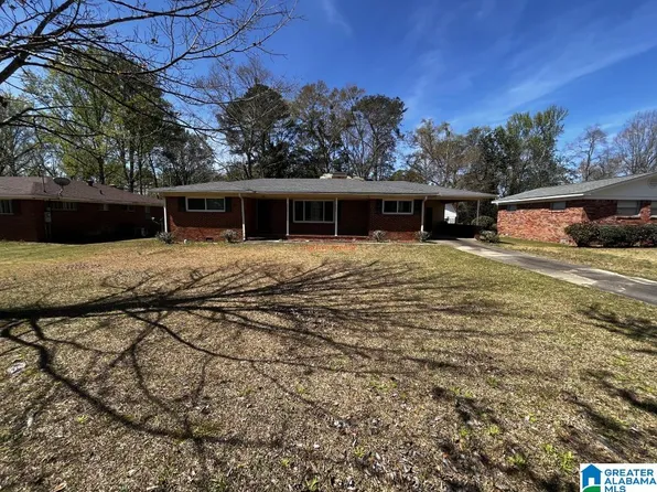 803 3rd St N, Clanton, AL 35045