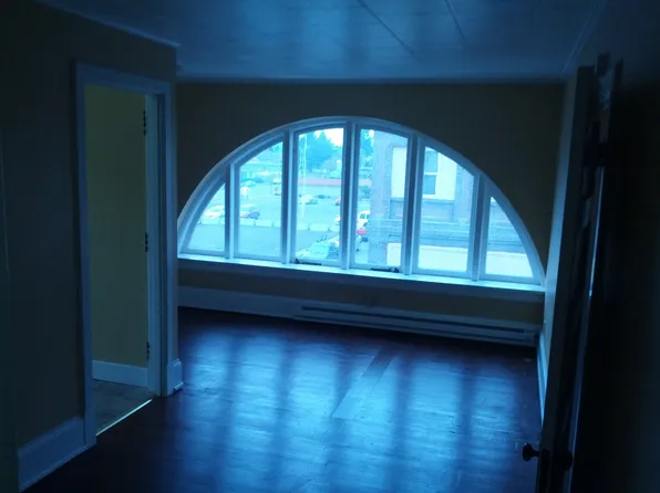 108 W Maple St APT 3, Centralia, WA 98531