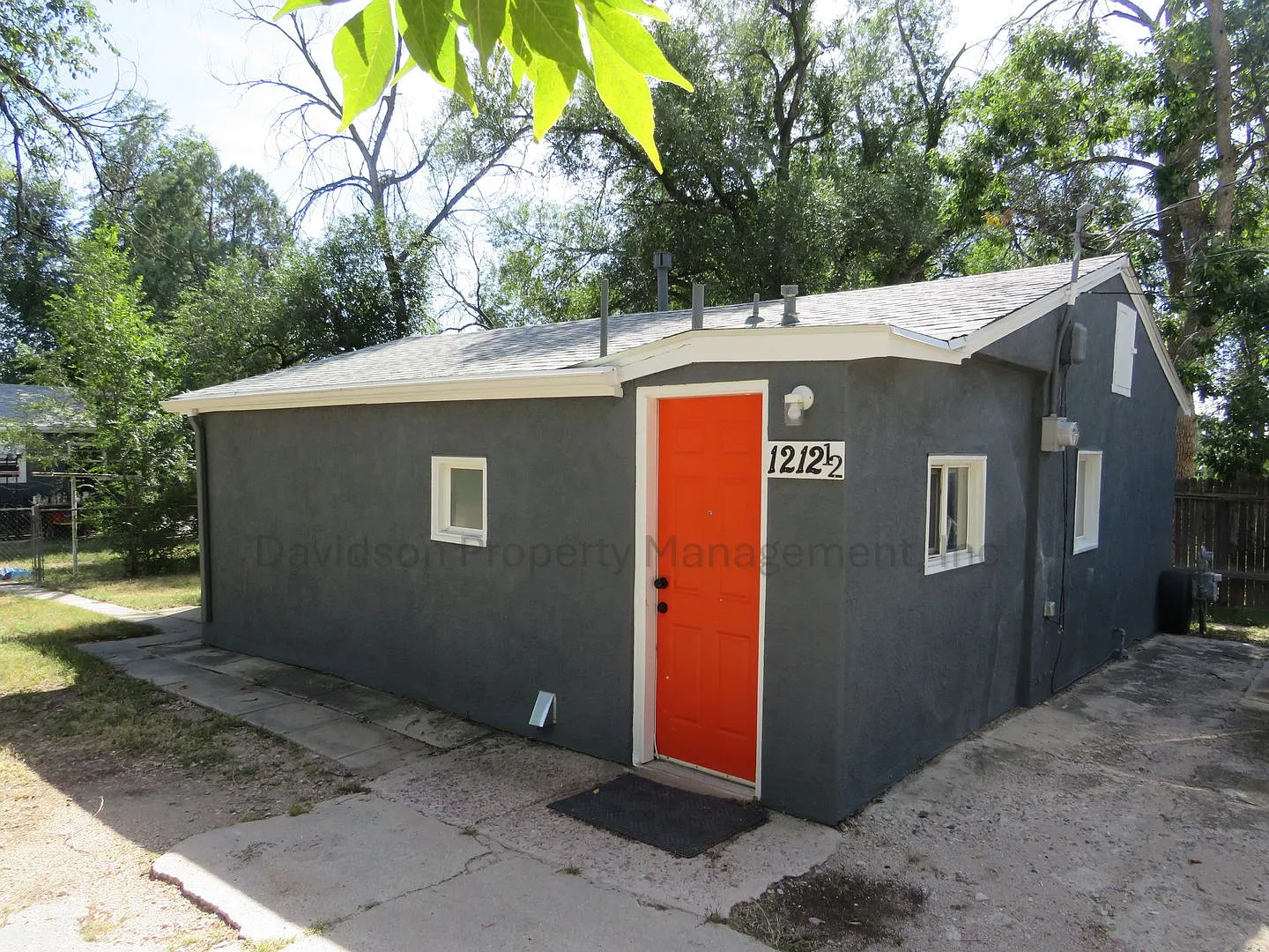 Updated Cottage Centrally Located Near The Olympic Training Center — Photo 1