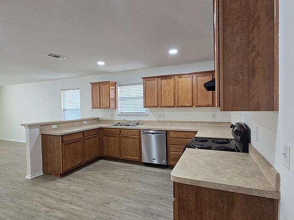 4th image of 10469 Hideaway Trl