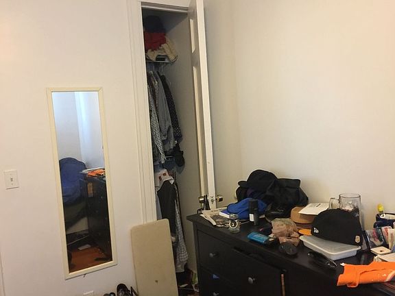 4th image of 3212 46th St APT 2R