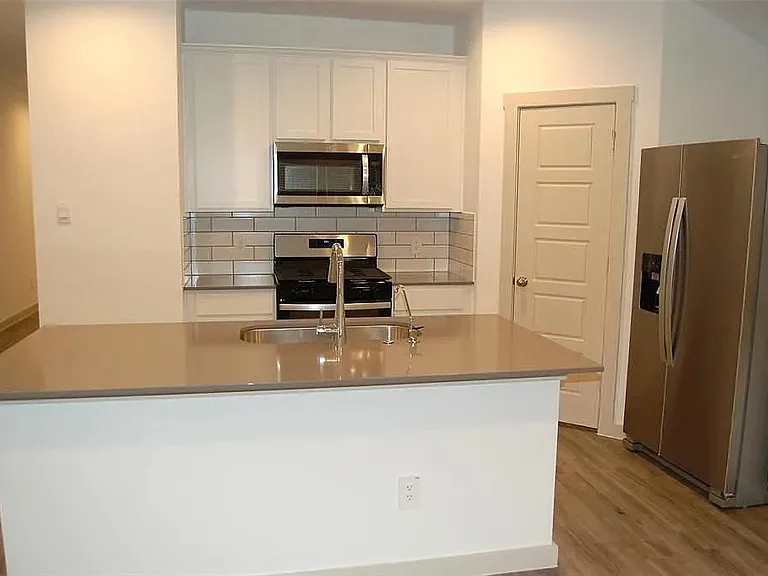 7839 Murciana Dr — Photo 5