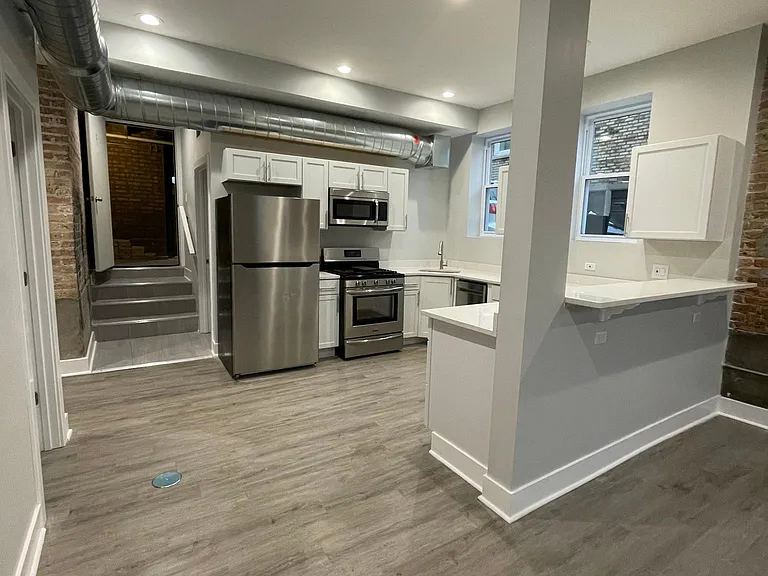4738 N Lowell Ave #G — Photo 5