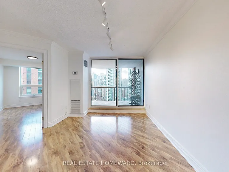 77 Maitland Pl #1827 — Photo 2