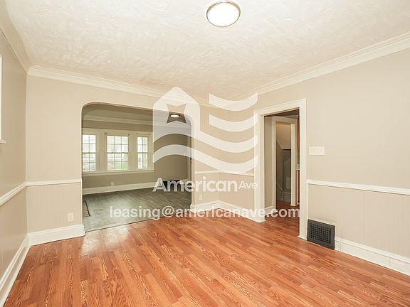 1403326_004_dining_room_4.jpg