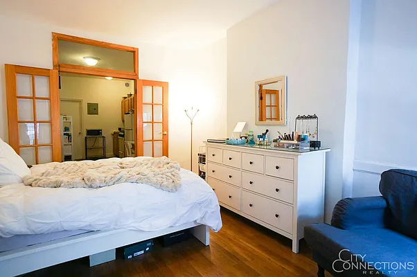 Rented by City Connections Realty | media 23