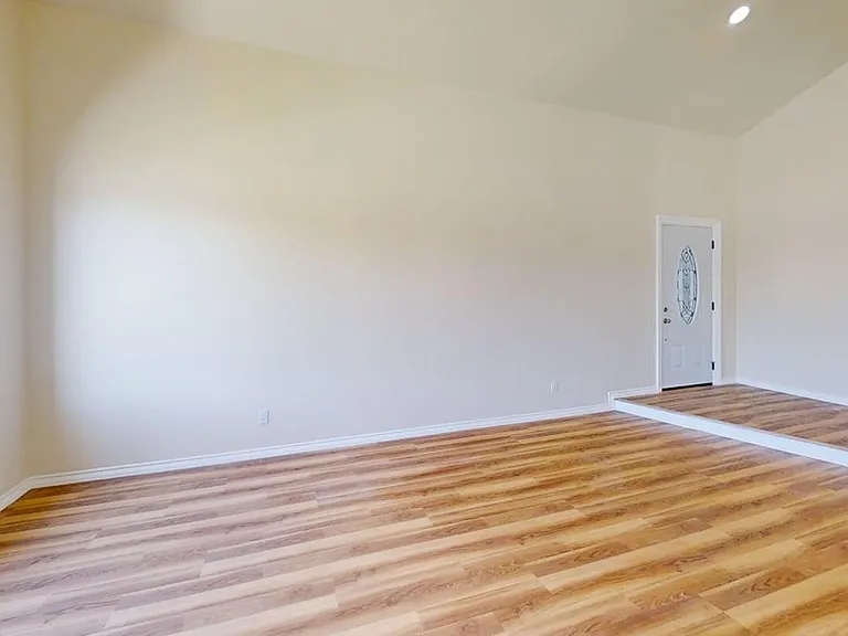 1108 Gumwood Ln — Photo 5