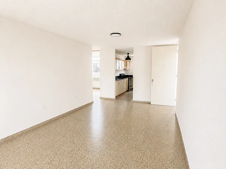 100 Cond Park E — Photo 2