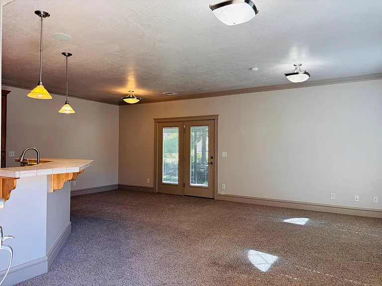 409 Cobblestone — Photo 4
