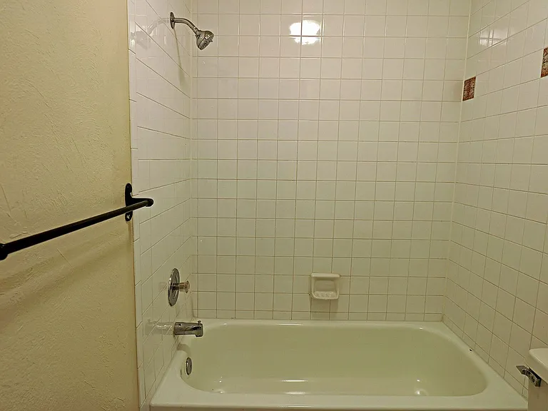 1420 Park Shore Cir #3 — Photo 18