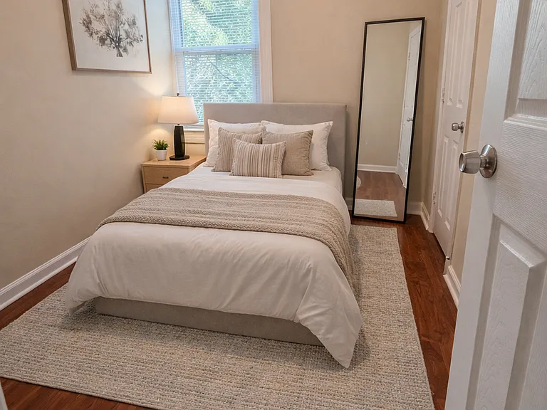 1106 Queen St NE #4 — Photo 4