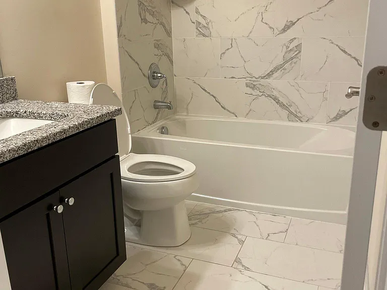 2nd full bath - bedroom level