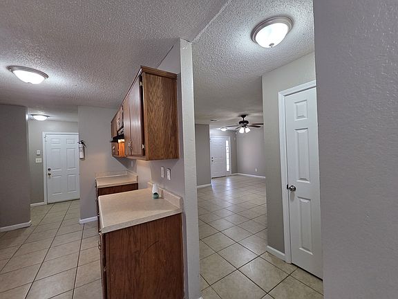 4th image of 4866 Royal Run Dr