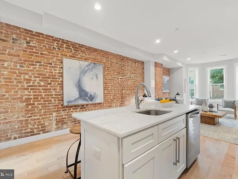 1121 Montello Ave NE #2 — Photo 10