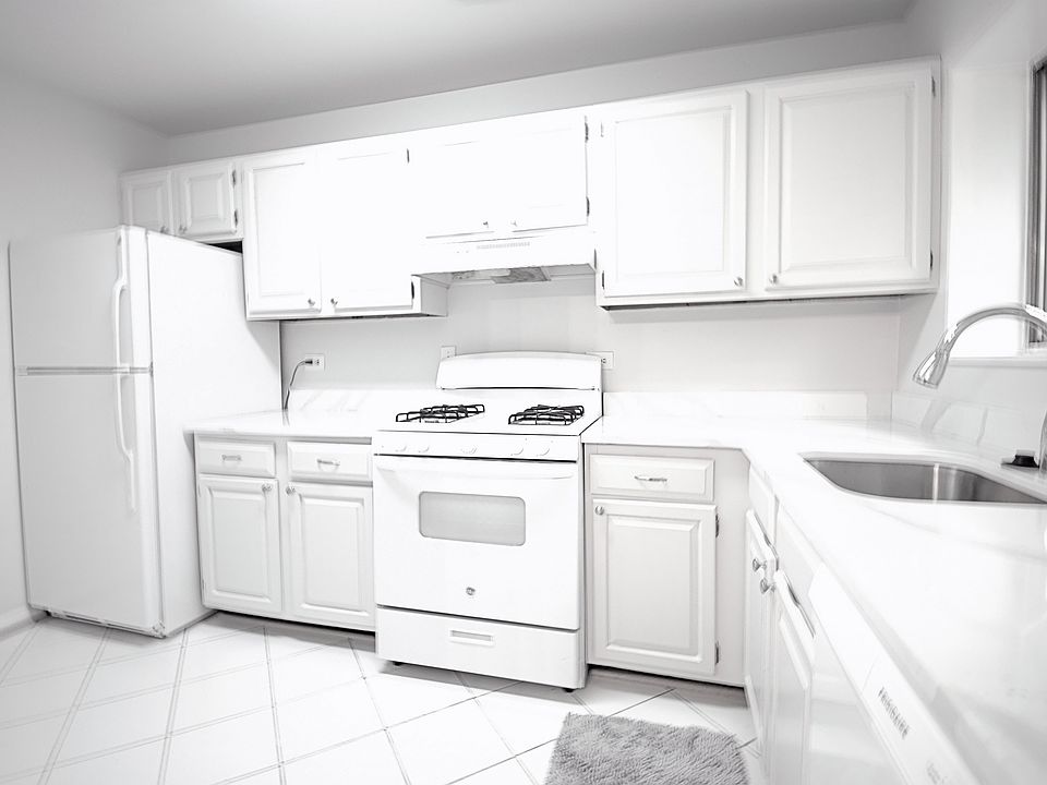 1st image of 10625 Montrose Ave #M3a