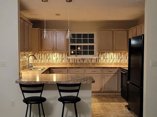 14810 Meadowlark Ln, Middlefield, OH 44062