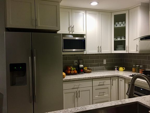 2nd image of 2911 Rose Ave