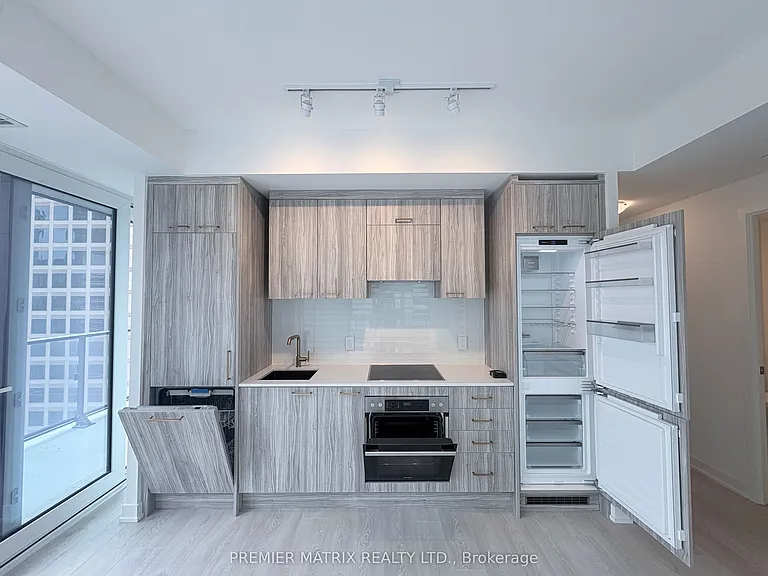 634 Church St #1403 — Photo 4