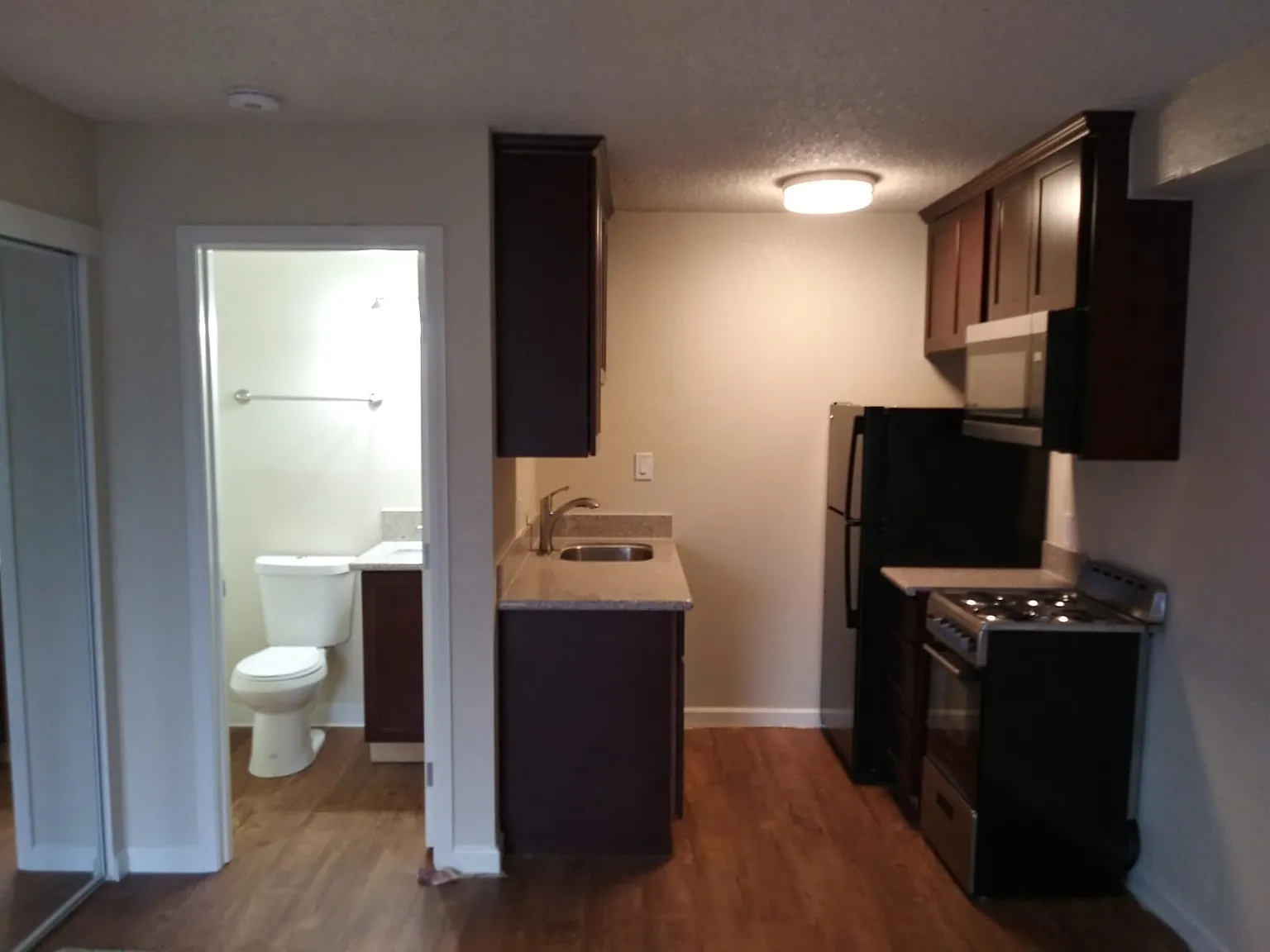 1 bed, 550 sqft, $1,295 — Photo 2
