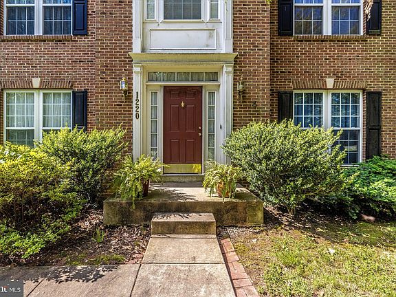 5th image of 1220 Brookfield Dr