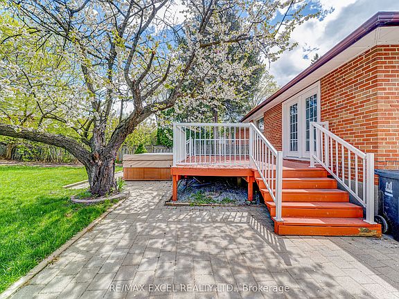 3rd image of 51 Tordale Cres